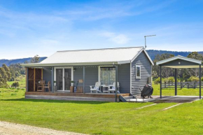 Wakefields - an enchanting mountain view cottage
